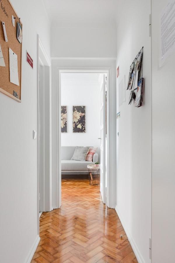 Stroll To Coffee Shops Near A Renovated Hillside Apartment In Graca Lissabon Buitenkant foto