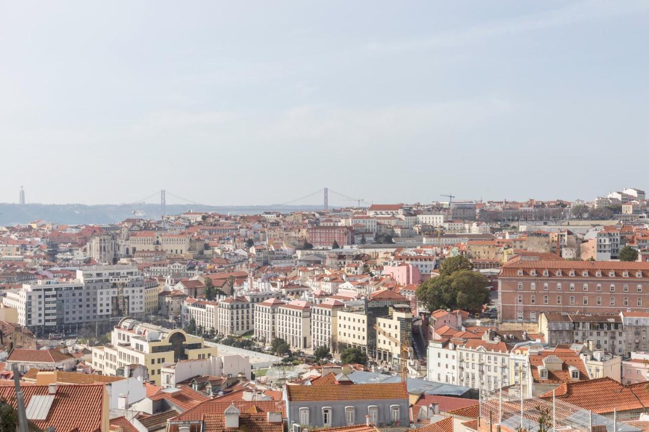 Stroll To Coffee Shops Near A Renovated Hillside Apartment In Graca Lissabon Buitenkant foto