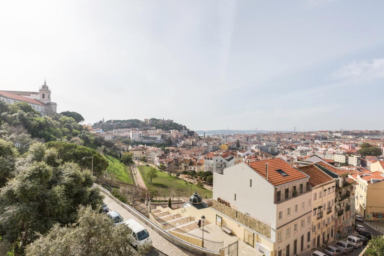Stroll To Coffee Shops Near A Renovated Hillside Apartment In Graca Lissabon Buitenkant foto
