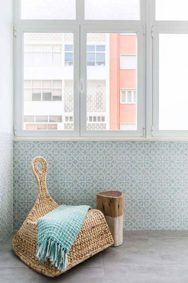 Stroll To Coffee Shops Near A Renovated Hillside Apartment In Graca Lissabon Buitenkant foto