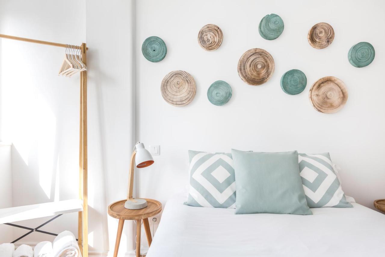 Stroll To Coffee Shops Near A Renovated Hillside Apartment In Graca Lissabon Buitenkant foto