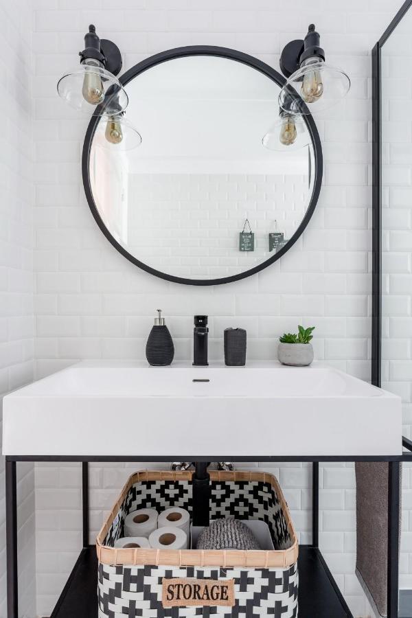 Stroll To Coffee Shops Near A Renovated Hillside Apartment In Graca Lissabon Buitenkant foto